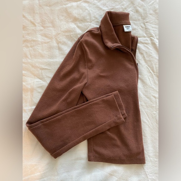 Brown aritzia quarter zip in size small. - Picture 2 of 2